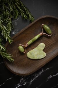 SOIN DU VISAGE VEGETAL AUX GUA SHA ET ROULEAU DE JADE